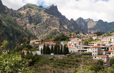 Rahibeler Vadisi, Portekiz, Madeira Adası 'ndaki Curral das Freiras.