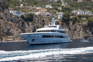 Lüks motoryat Positano, Campania yakınındaki Amalfi sahilinde Kiralık kaliteli temiz. İtalya