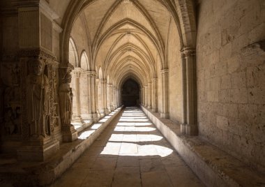 Romanesk kilise, Saint Trophime Katedrali Arles Cloisters. Provence, Fransa