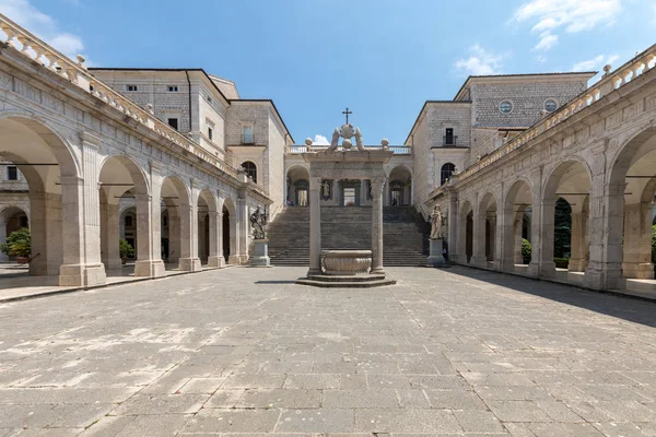 Montecassino Italy June 2017 Cistern Statues Benedict Scholastica Cloister Bramante — Stock Photo, Image