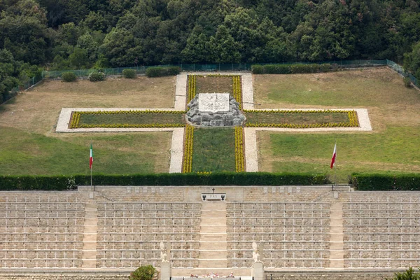 Montecassino Italië Juni 2017 Pools Oorlogskerkhof Monte Cassino Een Necropolis — Stockfoto