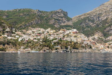 Amalfi Coast bölgesinde Campania, İtalya denizde Marnixkade Positano 