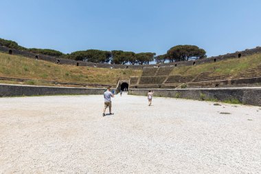 Pompei, İtalya - 15 Haziran 2017: En eski hayatta kalan Roma amfi Antik şehir Pompei, İtalya içinde. Pompei'nin yok ve ash ile 79 reklam Vesuvius patlama sonra gömülü
