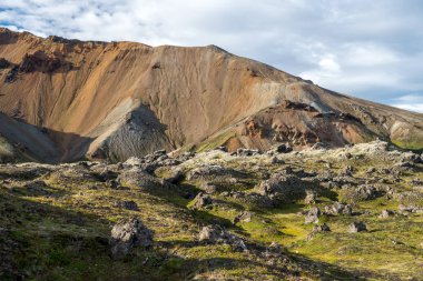 Fjallabak Doğa Rezervi 'ndeki Landmannalaugar volkanik dağları. İzlanda