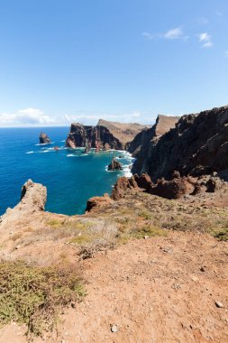 Portekiz 'in Madeira şehrinin doğusundaki Ponta de Sao Lourenco' da güzel bir manzara.