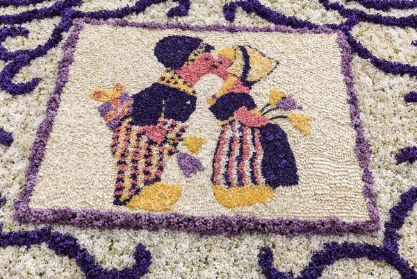 Ein Küssendes Paar Aus Hyazinthen Bei Der Traditionellen Blumenparade Bloemencorso — Stockfoto
