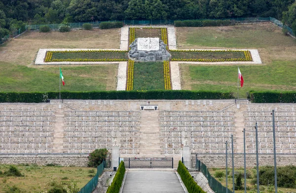 Montecassino Italië Juni 2017 Pools Oorlogskerkhof Monte Cassino Een Necropolis — Stockfoto