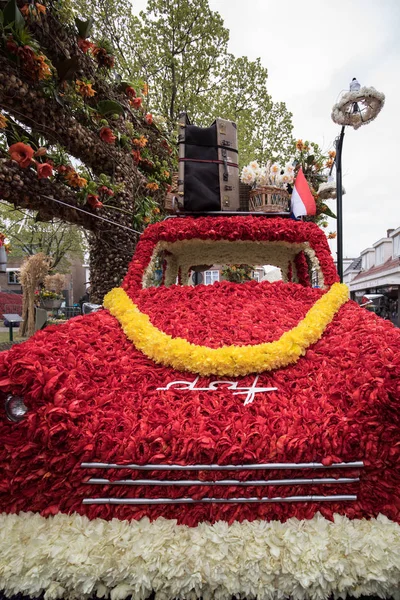 Noordwijkerhout Olanda Aprile 2017 Piattaforma Con Tulipani Giacinti Durante Tradizionale — Foto Stock