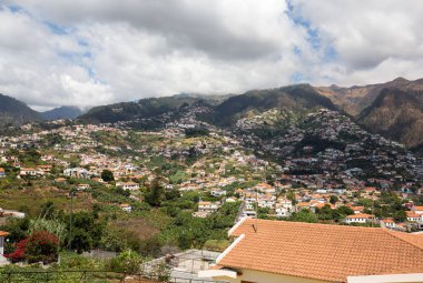 Panoramik Funchal, Madeira Adası üzerinde. Portekiz