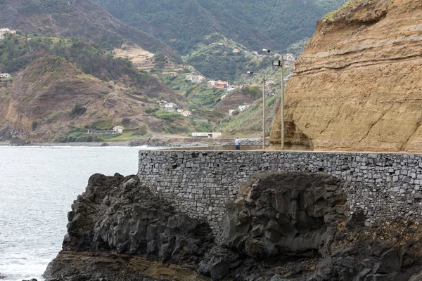 Scogliera Lungo Lungomare Porto Cruz Madeira Portogallo — Foto Stock