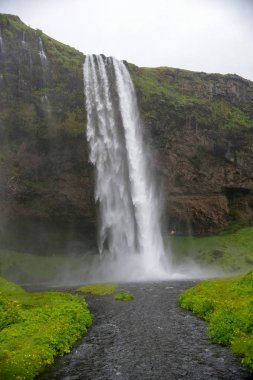 İzlanda'nın güney kıyılarında şelale Seljalandsfoss.