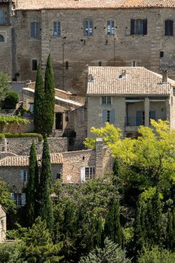 Gordes 'in ortaçağ tepe kasabası. Provence. Fransa.