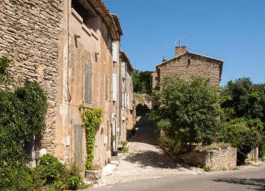 Gordes 'in ortaçağ tepe kasabası. Provence. Fransa.