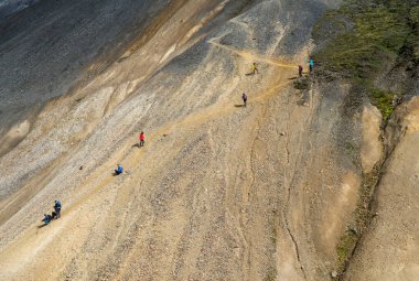 Fjallabak Doğa Rezervi 'ndeki Landmannalaugar volkanik dağları. İzlanda
