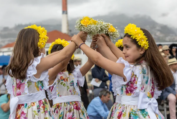 Funchal Madeira Portugal April 2018 Eine Gruppe Von Mädchen Bunten — Stockfoto