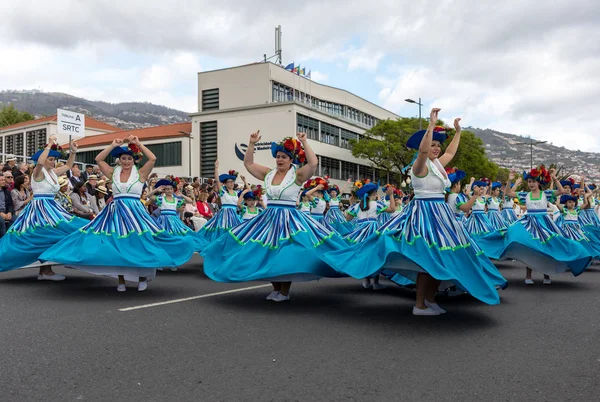 Funchal Madeira Portugal April 2018 Group Women Colorful Costumes Dancing — Stock Photo, Image