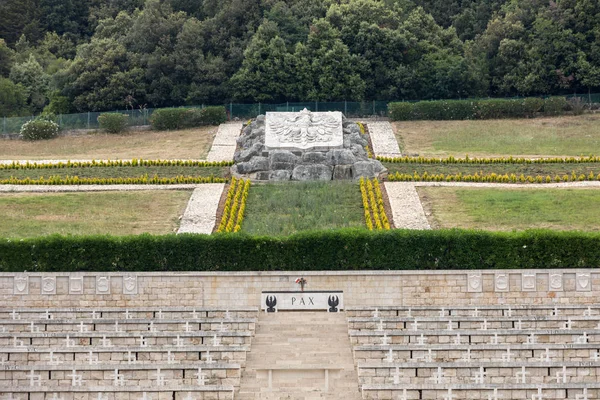 Montecassino Italië Juni 2017 Pools Oorlogskerkhof Monte Cassino Een Necropolis — Stockfoto