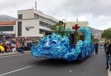 Funchal; Madeira; Portekiz - 22 Nisan; 2018: Madeira çiçek Festivali Parade, Funchal, Madeira, Portekiz, çiçek kayan nokta