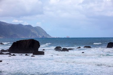 Portekiz, Madeira 'nın kuzey kıyı şeridi manzarası, 