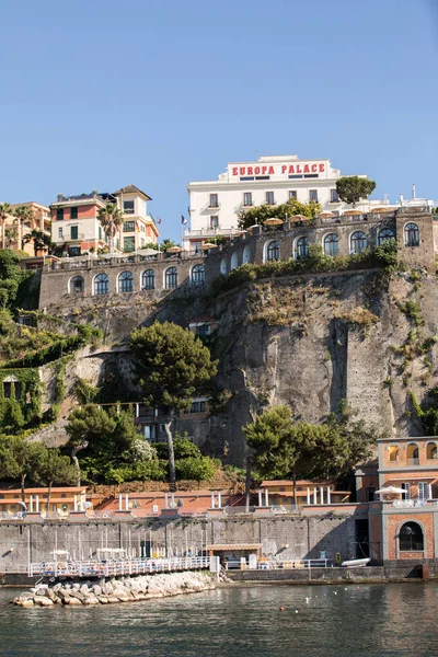Sorrento Itálie Června 2017 Pohled Domů Hotelů Útesech Sorrento Neapolský — Stock fotografie