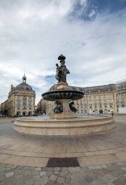 Bordeaux, Fransa - 9 Eylül 2018: Three Graces, Place de la Bourse, Bordeaux, Fransa