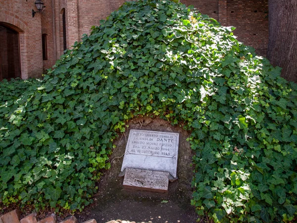 Ravenna Itálie Září 2019 Dočasná Hrobka Básníka Dante Alighieriho Ravenně — Stock fotografie