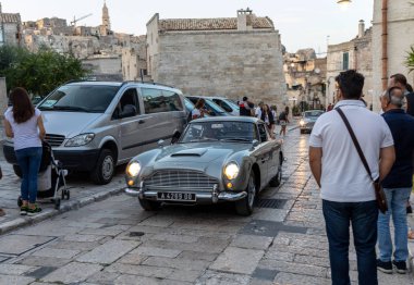 Matera, İtalya - 15 Eylül 2019: Aston Martin DB5, Matera, İtalya 'da 