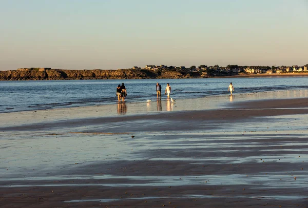 Malo Frankreich September 2018 Romantischer Spaziergang Von Menschen Vor Sonnenuntergang — Stockfoto