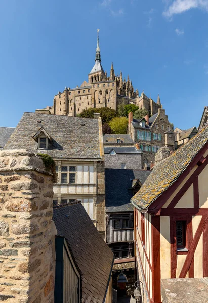 Starobylé Budovy Starého Města Slavném Ostrově Mont Saint Michel Francii — Stock fotografie