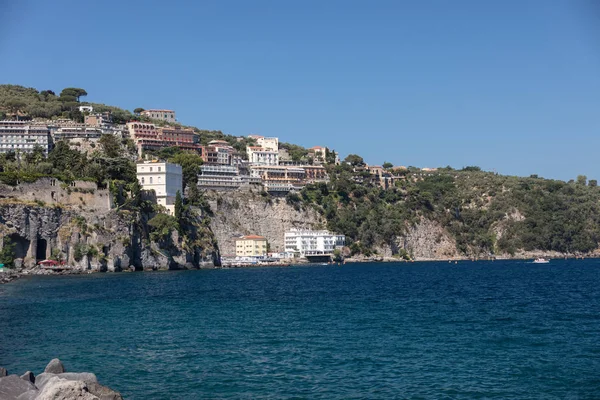 Vue Des Maisons Des Hôtels Sur Les Falaises Sorrente Golfe — Photo