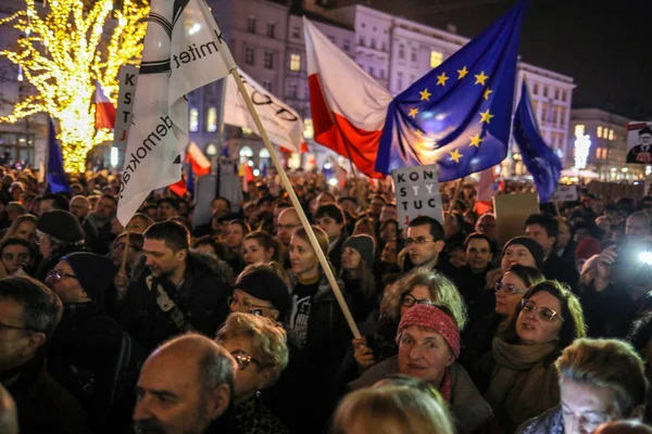 Cracovia Polonia Diciembre 2019 Una Protesta Defensa Tribunales Independientes Bajo —  Fotos de Stock