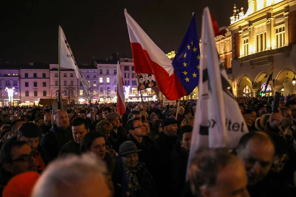 Cracovia Polonia Diciembre 2019 Una Protesta Defensa Tribunales Independientes Bajo —  Fotos de Stock