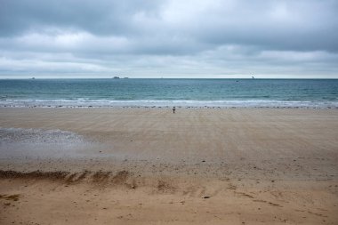 Grande plage veya ana plaj ünlü tatil beldesi Saint Malo Brittany, Fransa 