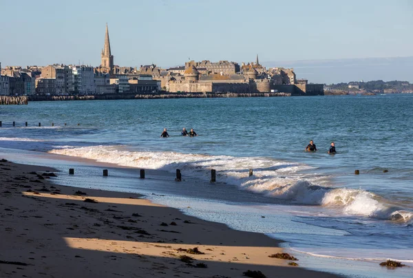 Saint Malo Frankrike September 2018 Aqua Promenader Längs Stranden Saint — Stockfoto