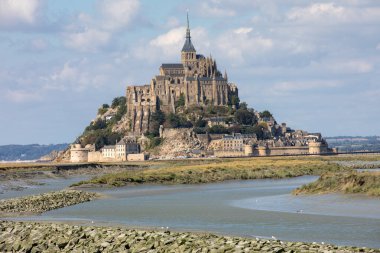 Le Mont-Saint-Michel, ünlü manastırı olan ada, Normandiya, Fransa