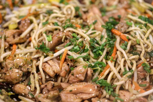 Chicken Chow Mein Popolare Piatto Orientale Disponibile Presso Ristoranti Cinesi — Foto Stock