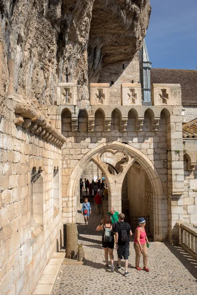 Rocamadour Francie Září 2018 Kamenné Stěny Historické Baziliky Sauveura Splývají — Stock fotografie