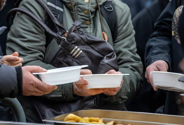 Comida Quente Para Pobres Desabrigados — Fotografia de Stock