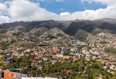 Panoramik Funchal, Madeira Adası üzerinde. Portekiz 