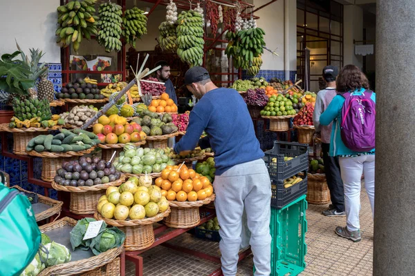 Funchal Madera Portugalia Kwietnia 2018 Mercado Dos Lavradores Rynek Owoców — Zdjęcie stockowe