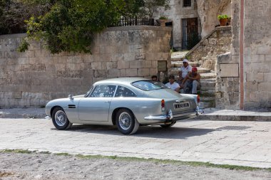 Matera, İtalya - 15 Eylül 2019: Aston Martin DB5, Matera, İtalya 'da 