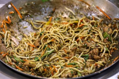 tavuk chow mein popüler bir oryantal çanak mevcut Çin Restoran 