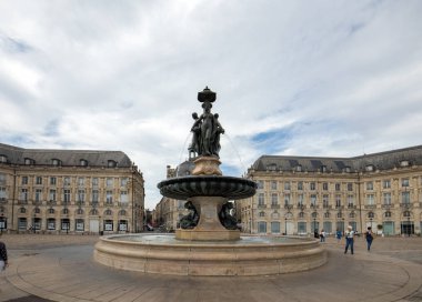 Bordeaux, Fransa - 9 Eylül 2018: Three Graces, Place de la Bourse, Bordeaux, Fransa
