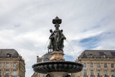  Üç Zarafet Çeşmesi, Place de la Bourse, Bordeaux, Fransa