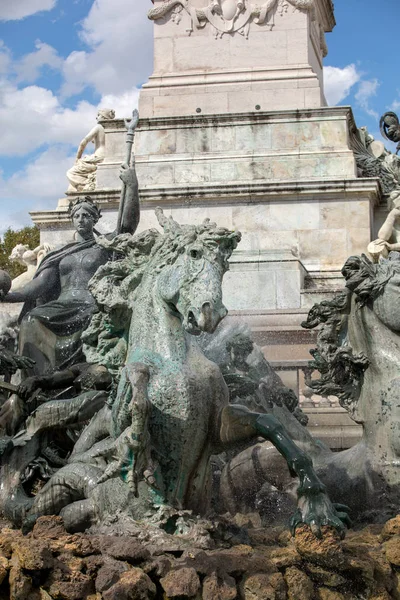 昆肯塞斯西班牙广场波尔多吉伦特纪念碑 Esplanade Des Quinconces — 图库照片
