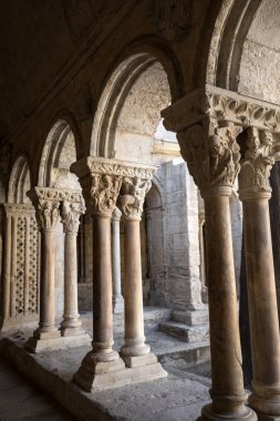 Arles, Fransa - 27 Haziran 2017: Romanesk kilise, Saint Trophime Katedrali Arles Cloisters. Provence, Fransa