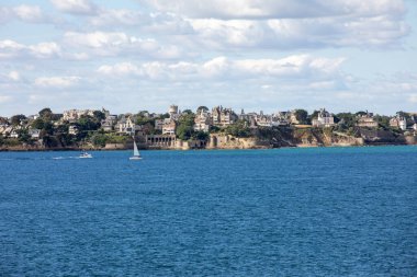  Dinard kent, surları üzerinden görüntüleyin. Saint Malo, Brittany, Fransa
