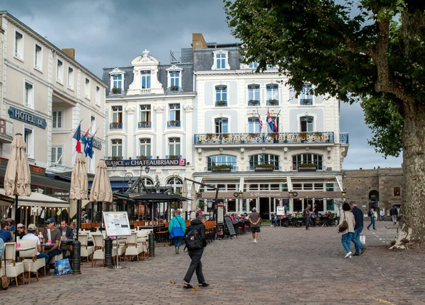 Saint Malo Bretanha França Setembro 2018 Restaurantes Com Pessoas Jantando — Fotografia de Stock