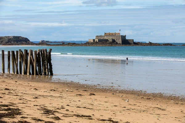 Malo Francie Září 2018 Pohled Fort National Pláž Saint Malo — Stock fotografie