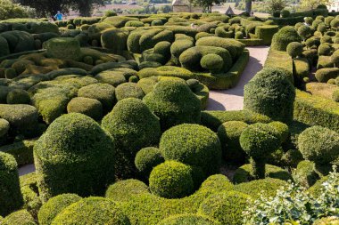 Dordogne, Fransa - 3 Eylül 2018: Jardins de Marqueyssac Fransa'nın Dordogne bölgedeki bahçelerde budama sanatı